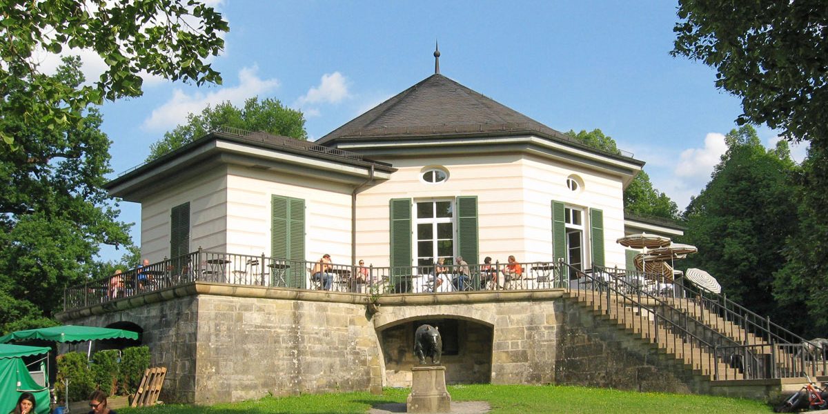 kleines Schloss im Wald