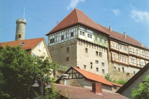 Turmschloss mit Fachwerkaufsatz