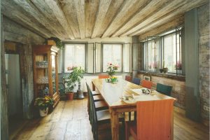 Holzverkleidete Stube