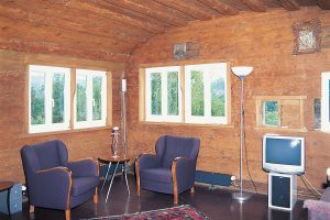 holzverkleidete Stube in historischem Gebäude