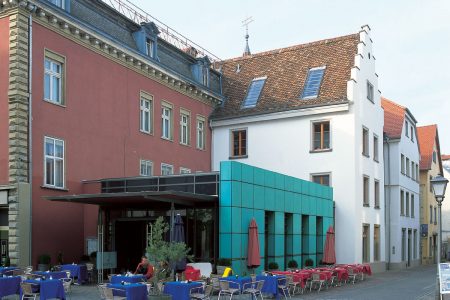 Stadthäuser mit modernem Anbau