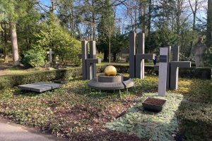 „Prominentenfriedhof – Kriegsgräber – Grabbildkunst“: Der Stuttgarter Waldfriedhof