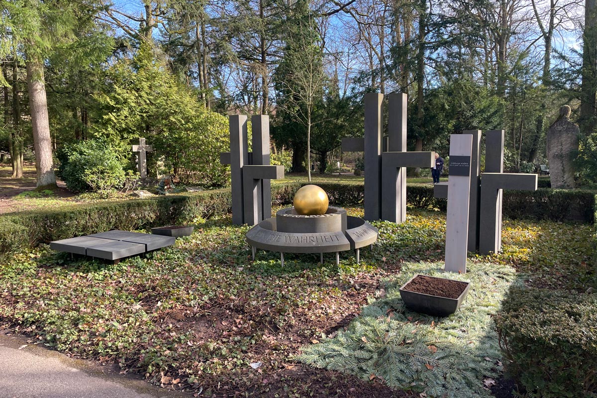 „Prominentenfriedhof – Kriegsgräber – Grabbildkunst“: Der Stuttgarter Waldfriedhof