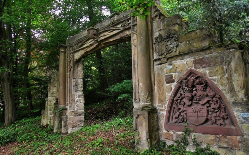 Ruinen in einem Garten