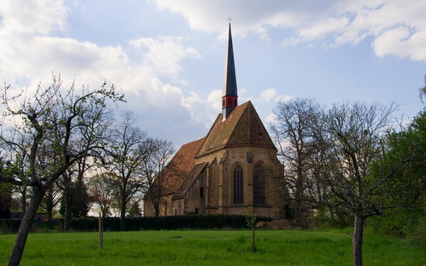 Blick auf eine Kirche