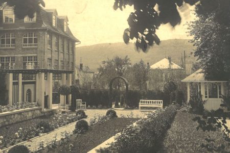 Gartenanlage historische Aufnahme in schwarzweiß