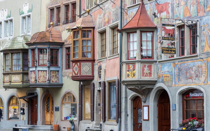 bemalte Häuserfassaden