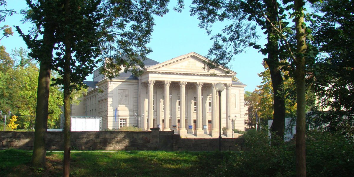 palastähnliches Gebäude
