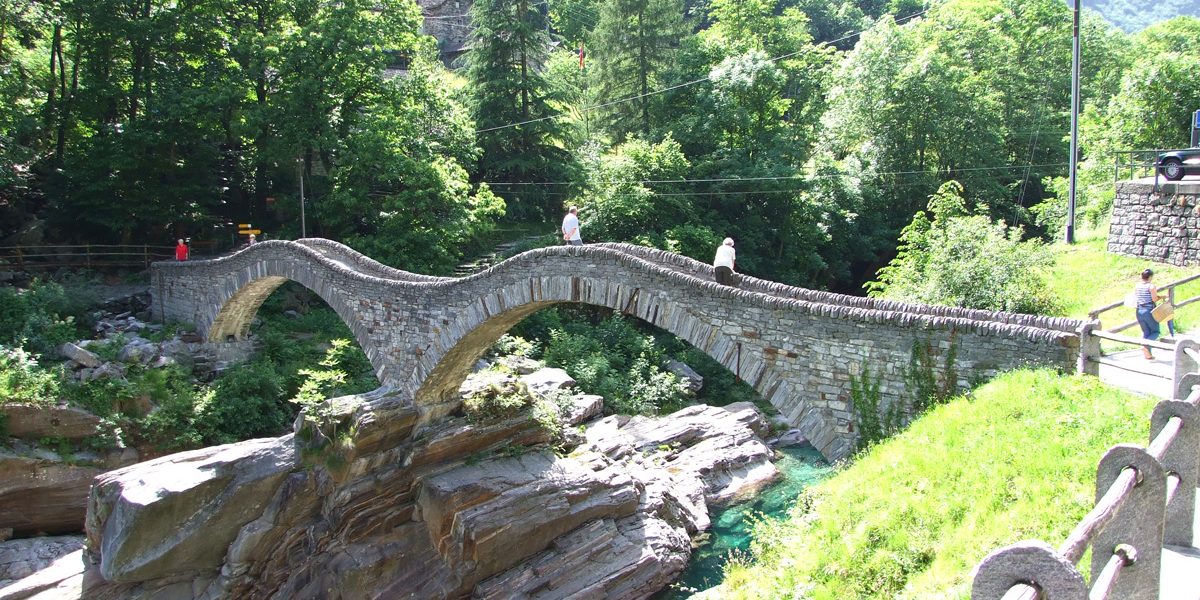 Brücke aus Stein