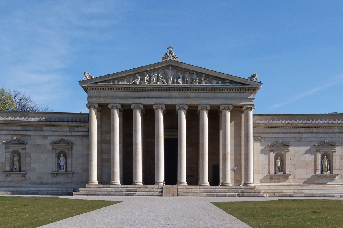 Klassizistische Architektur und herausragende Kunst in München