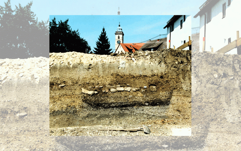 offene Baugrube in einer Stadt